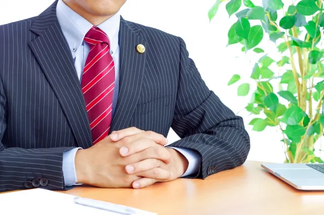 泉佐野市の当整骨院では交通事故に特化した弁護士と提携しているので安心